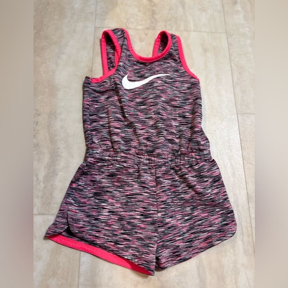 NIKE KIDS DRI FIT Pink and Black Patterned Romper (4T)